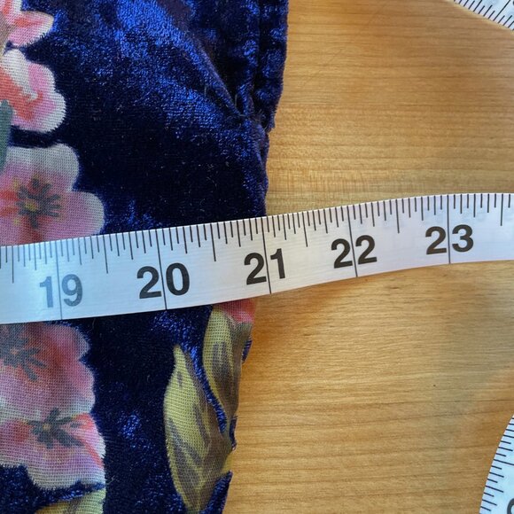 Velvet Kimono Style Open Cardigan - Picture 5 of 6